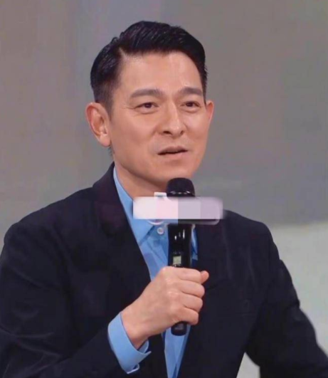 王思聰直播首秀，呼籲網友不要刷禮物，劉德華曾關閉打賞少賺上億