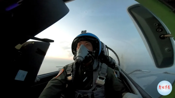 &OpenCurlyDoubleQuote;飛鯊&rdquo;出擊