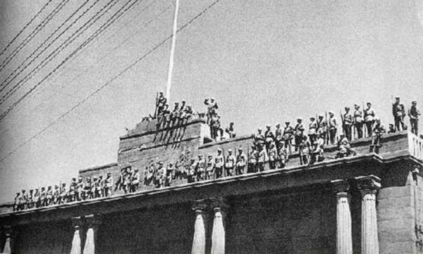 我知道你想回到40年代（1940-1950年的中國成立了）