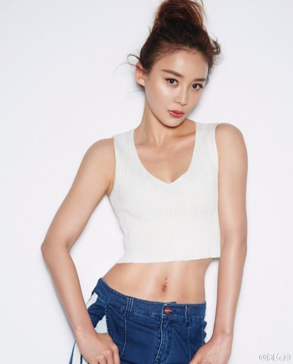 袁姍姍——大秀馬甲線