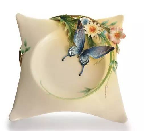 瓷器花樣新玩法,美得讓人目不轉睛。(法藍瓷) 瓷器花樣新玩法,美得讓人目不轉睛。(法藍瓷)