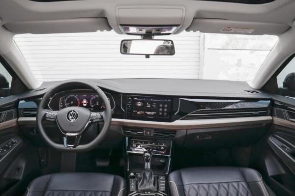 媳婦選啥車？帕薩特，指導價24.79萬，造型精緻