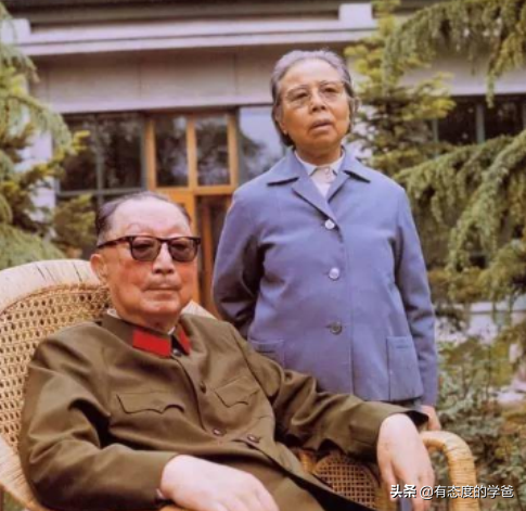 1955年大授銜，十大元帥的夫人都是什麼軍銜？當時擔任什麼職務？