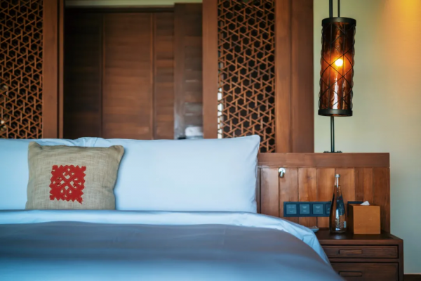 依山傍海獨享一灣,這家扇子酒店讓我錯覺是又回到了東南亞 依山傍海獨享一灣,這家扇子酒店讓我錯覺是又回到了東南亞