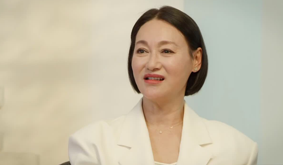 當過舞女做過乞丐,曾抑鬱自殺的惠英紅,為何被章子怡稱為";神";? 當過舞女做過乞丐,曾抑鬱自殺的惠英紅,為何被章子怡稱為";神";?