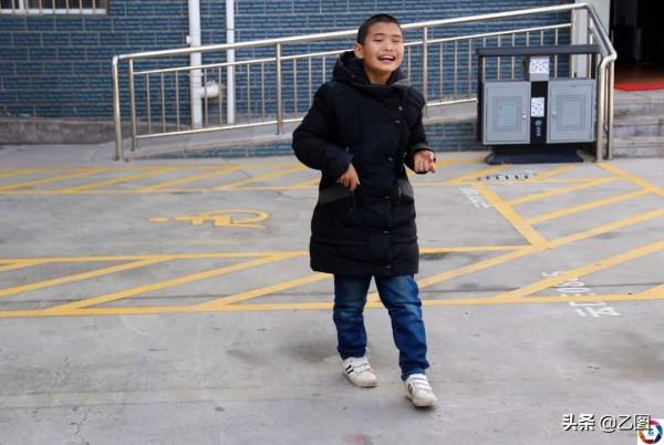 兒子3歲時不對勁沒放心上，6歲被幼兒園退回媽媽才警覺，為時已晚