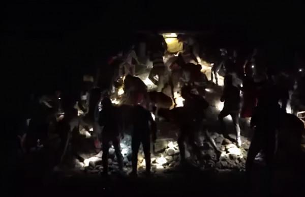 緬甸帕敢斷網已有4個多月時間，不少民眾深夜闖入礦區開採