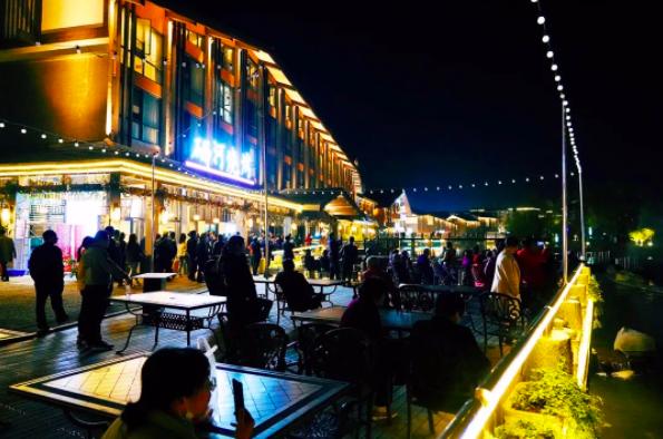 溫暖過年嘉遊贛，千人滑雪火爆迎新春