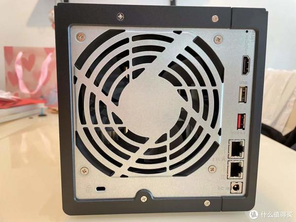 次時代NAS！威聯通TS-464C分享：各方面還算滿意，但價格真的值嗎