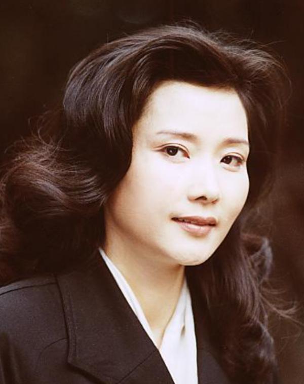 何賽飛：曾對機場工作人員發火，喝多了連導演都罵，為何卻沒涼涼