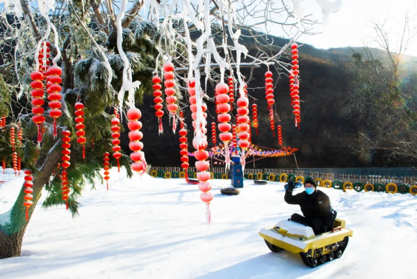 車神架“下雪了”！冰雪樂園玩瘋了
