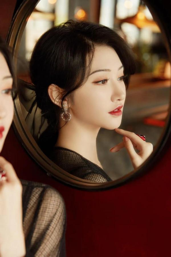 景甜 百花刺繡禮服優雅極致 景甜 百花刺繡禮服優雅極致