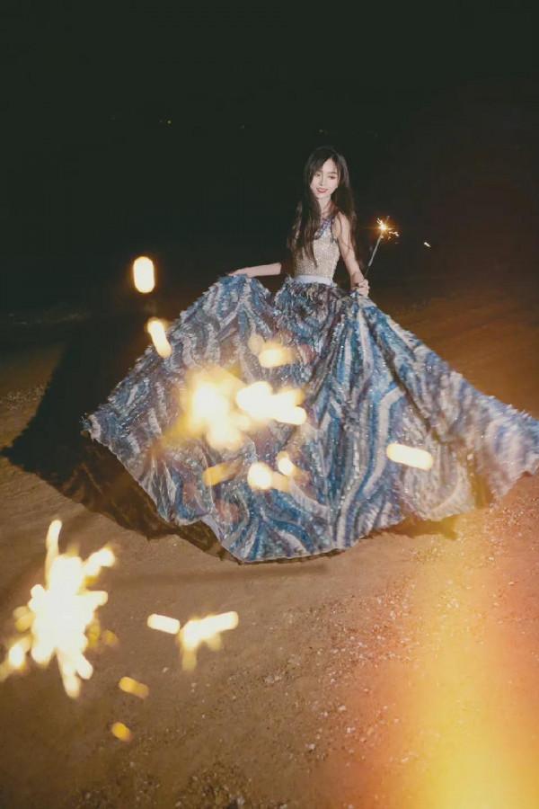 吳宣儀金雞獎贏麻了！仙女拿著仙女棒