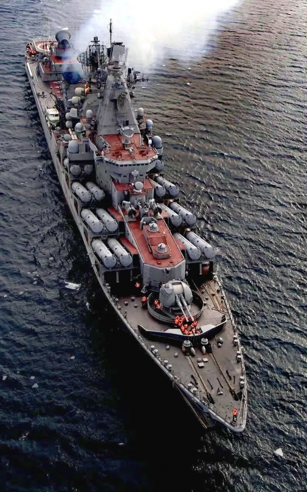 一張圖引發熱議:中國055大驅與俄羅斯光榮級巡洋艦,誰才是強者 一張圖引發熱議:中國055大驅與俄羅斯光榮級巡洋艦,誰才是強者