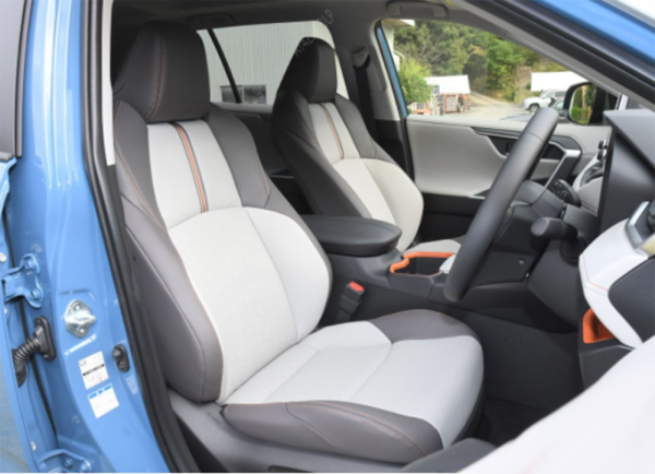 改款豐田RAV4海外版實車曝光，外觀很霸氣，內飾設計不變