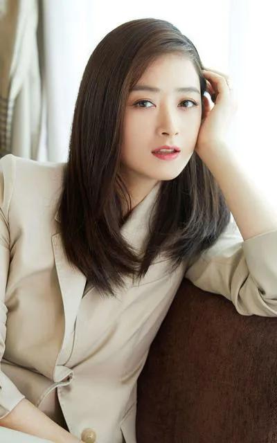 蔣欣，最具靈性的眼神，優雅迷人