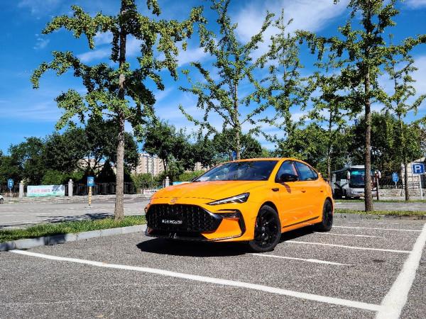 有大尾翼還有四出排氣,名爵MG6 PRO是徒有其表還是真運動? 有大尾翼還有四出排氣,名爵MG6 PRO是徒有其表還是真運動?