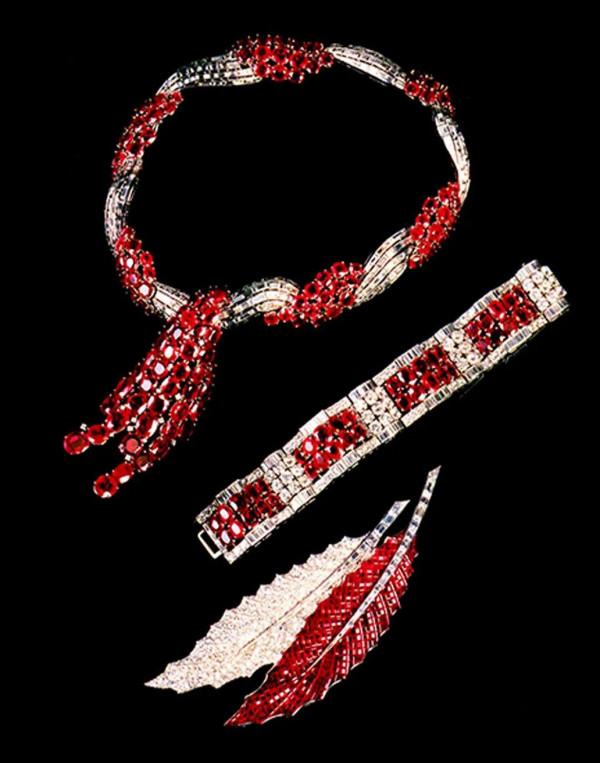 溫莎公爵夫人手鐲再次拍賣，為什麼她的珠寶總能拍出天價？