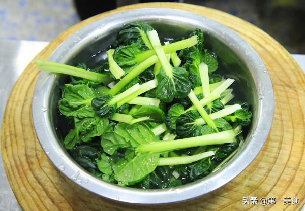 肉末百葉菜怎麼做不變色又翠綠，廚師長分享小技巧，營養豐富