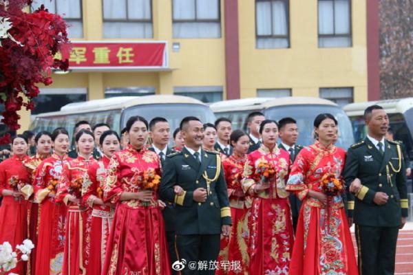 向幸福出發！軍營婚禮戰車迎親