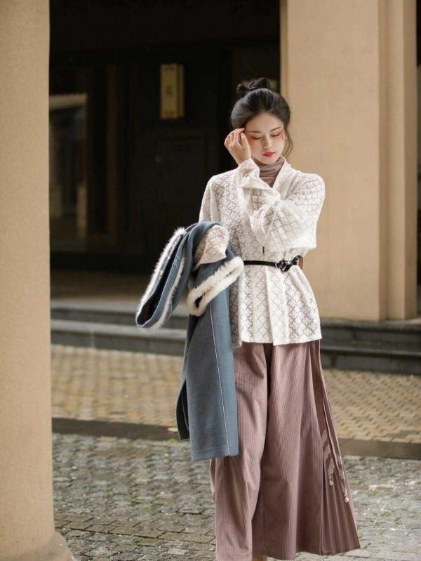 漢服元素衣服“火”了,穿上讓你提升氣質又溫婉,美出了新高度 漢服元素衣服“火”了,穿上讓你提升氣質又溫婉,美出了新高度