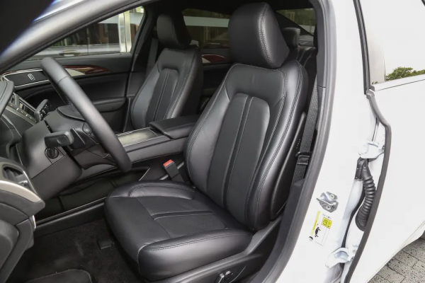 解讀林肯MKZ尊享版，擁有大氣的外觀、充沛的效能，可惜停售了