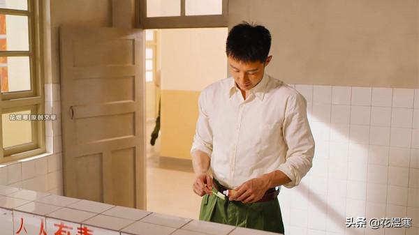 《王牌部隊》雖努力做“舊”，卻差點意思，這些細節你發現了沒？