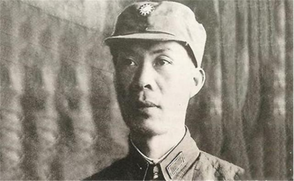 紅軍軍長歸隱江湖，臨終告訴妻子：同事們都在北平當大官