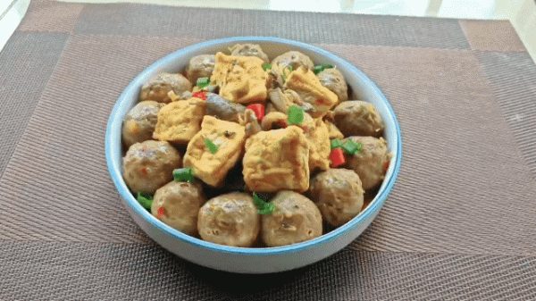 女人冬天手腳冰涼怎麼辦？不要錯過這道燉菜，驅寒保暖，沒肉也香