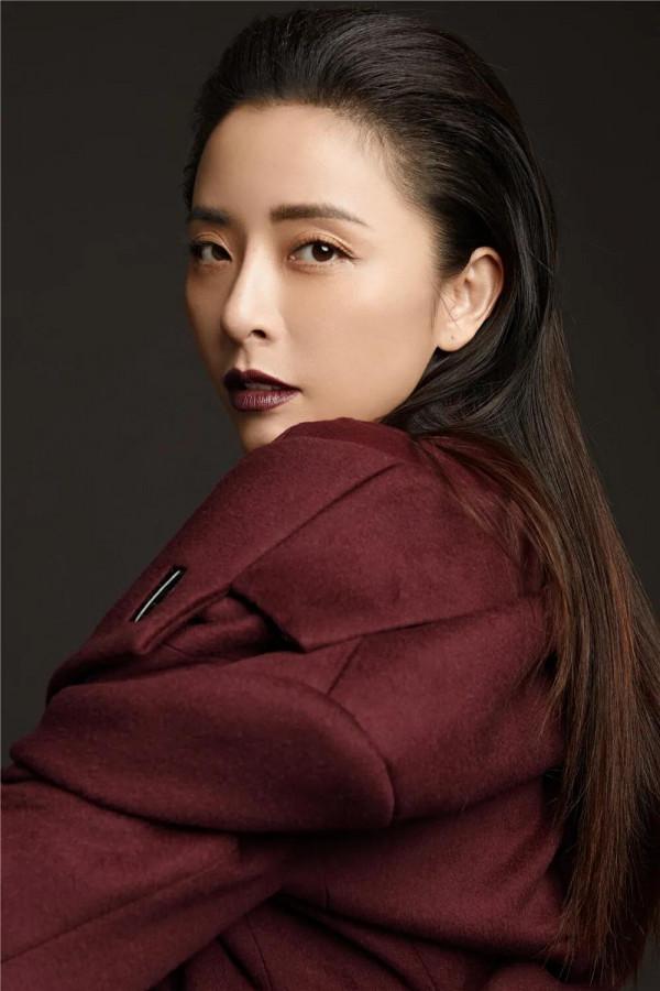 黃小蕾和殷桃美圖｜黃小蕾和殷桃長得也太像了，你能分辨出來嗎？