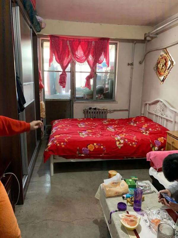 低預算裝修範本來了！90年代老破小，全屋承重牆，只花8w就能大變身