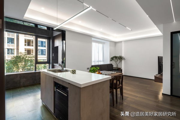 開放洄游動線串聯起的90㎡複式三居,讓光灑滿各個角落 開放洄游動線串聯起的90㎡複式三居,讓光灑滿各個角落