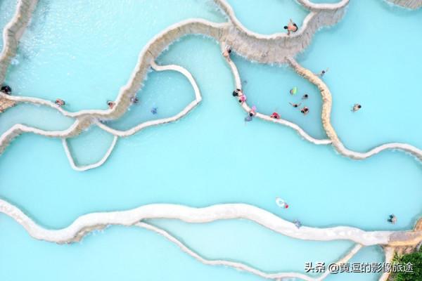 航拍廣西版“棉花堡”溫泉 碧藍如玉宛如層層梯田 航拍廣西版“棉花堡”溫泉 碧藍如玉宛如層層梯田