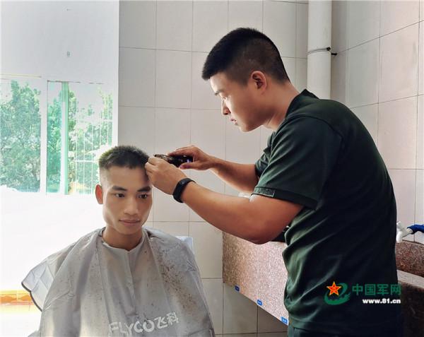 新兵入營“滿月”啦！看看他們的變化有多大？