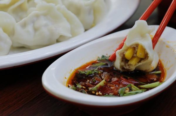 15年水餃店老師傅教你,怎麼做出好吃的豬肉玉米餡餃子 15年水餃店老師傅教你,怎麼做出好吃的豬肉玉米餡餃子