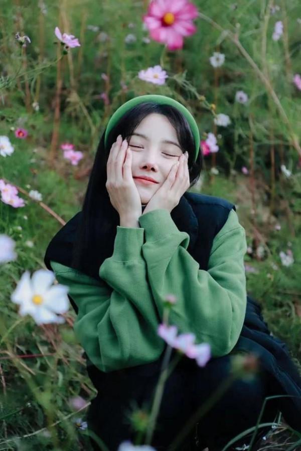 陳小紜實力演繹“人比花嬌”,穿衣看著挺嫩的,這少女感沒誰了 陳小紜實力演繹“人比花嬌”,穿衣看著挺嫩的,這少女感沒誰了