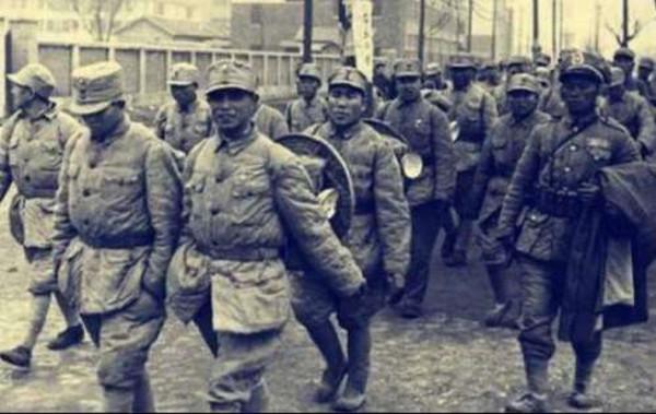 九旬抗日老兵，證件丟失沒法證明身份，指著博物館照片說：這是我