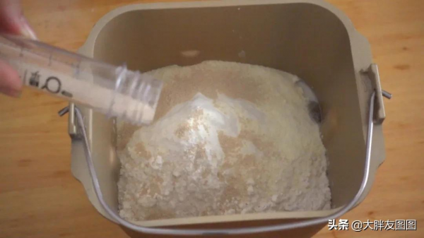 如何在家做鹹蛋黃手撕麵包？這個配方太好了，比買的還香