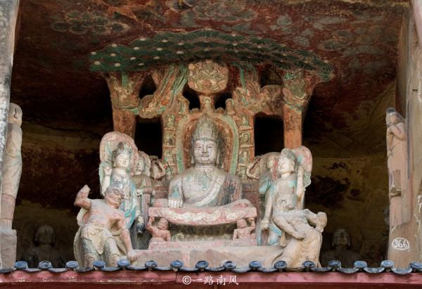 四川廣元這片懸崖佛窟好壯觀，未來有望成為世界遺產，你去過嗎？