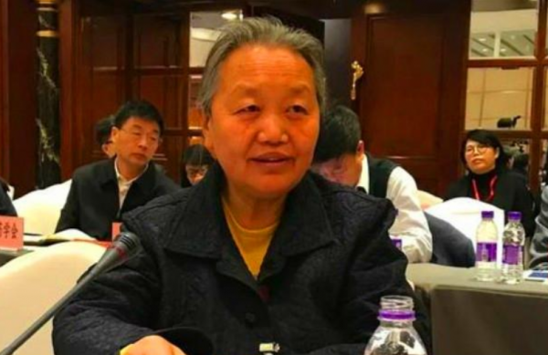 甘肅女富豪雷菊芳,身家高達120億,卻穿著樸素,為人十分低調 甘肅女富豪雷菊芳,身家高達120億,卻穿著樸素,為人十分低調