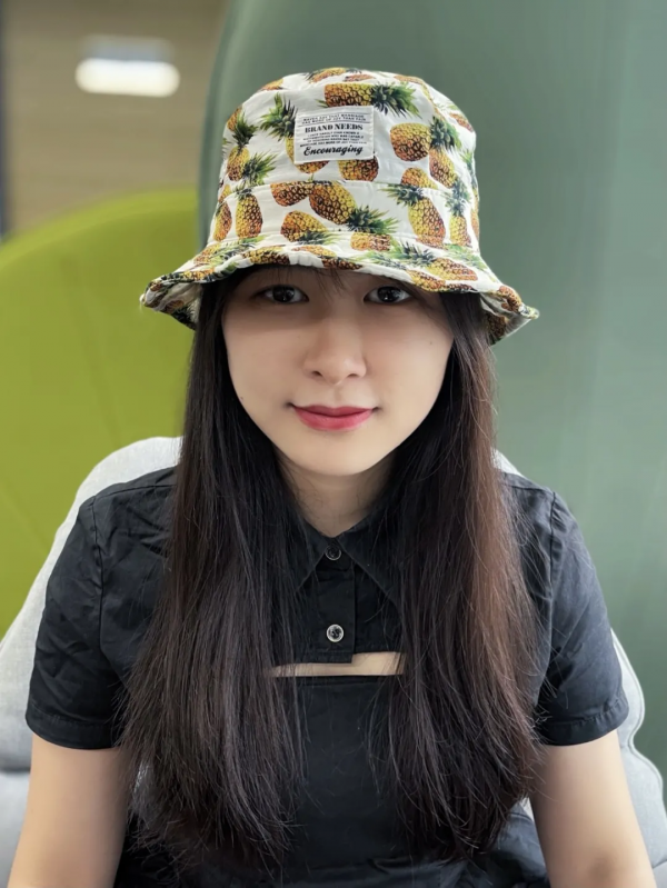 跟著宋祖兒買帽子後，頭都小了一圈……