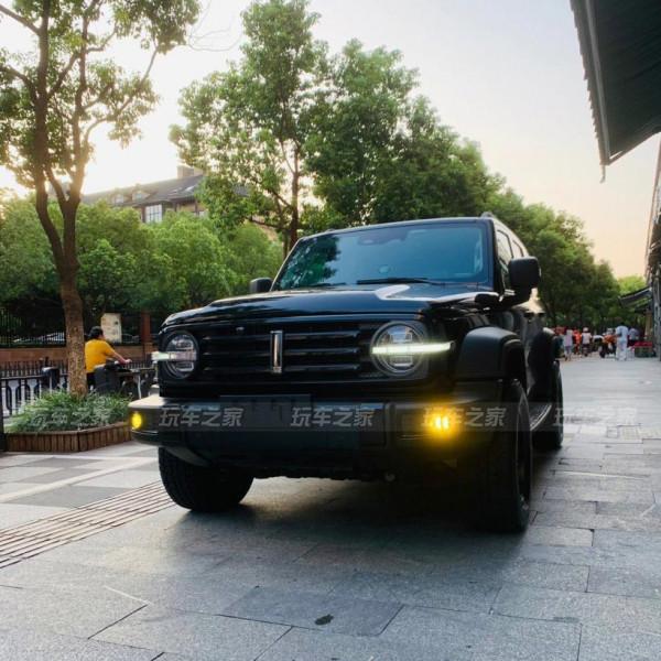 原廠輪轂效果太單一 坦克300改裝輪轂輪胎效果