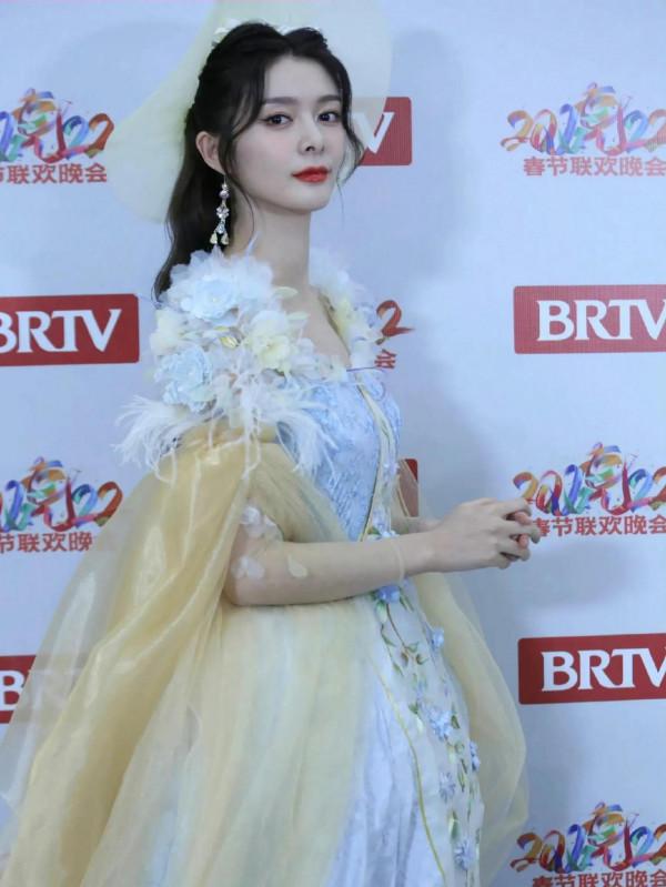 北京衛視春晚：明星陣容強大，生圖卻一言難盡，只有楊穎抗下鏡頭
