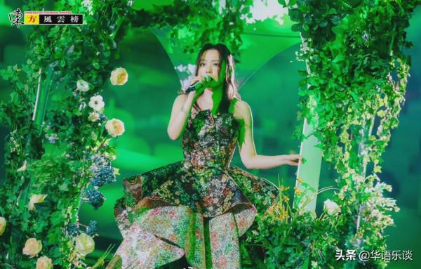 人均3座獎盃,現場無觀眾無頒獎人,這場“分豬肉”晚會有點冷 人均3座獎盃,現場無觀眾無頒獎人,這場“分豬肉”晚會有點冷