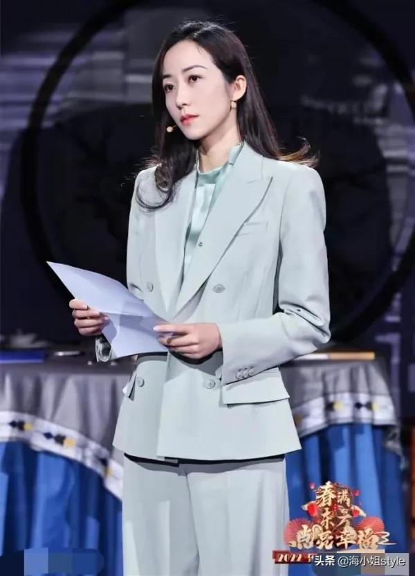 各大衛視春晚眾星雲集,Baby百萬珠寶搶鏡,楊冪百花裙奪人眼球 各大衛視春晚眾星雲集,Baby百萬珠寶搶鏡,楊冪百花裙奪人眼球