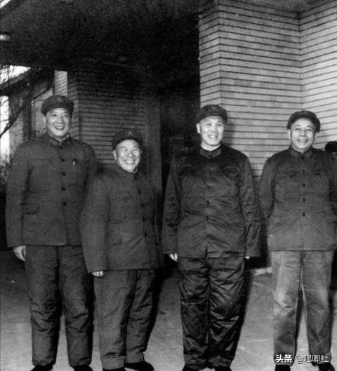 這位中將和楊勇同一天病故，鄧小平批示：他倆的治喪通盤考慮安排