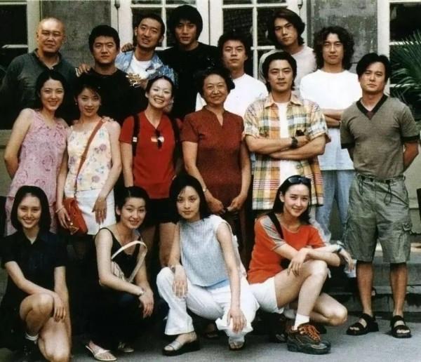 中戲96級證件照曝光：章子怡梅婷驚為天人，七朵金花25年後更美了