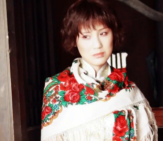 &quot;古典美人&quot;李建群：憑&quot;容妃&quot;一角出名，63歲患癌去世，一生無子女