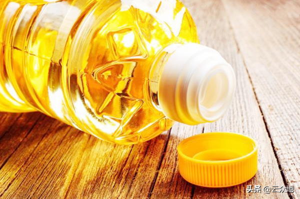 農村壓榨油香、風味口感好，和超市桶裝油相比，為什麼不健康？