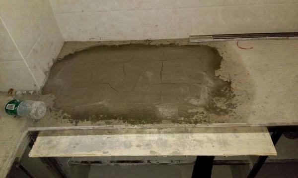 越來越多人不裝櫥櫃，用水泥直接砌築，看似實用，聰明反被聰明誤